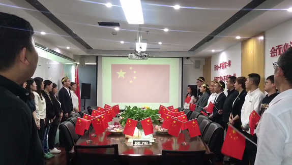 今天是你的生日，我的祖國，我的伙伴